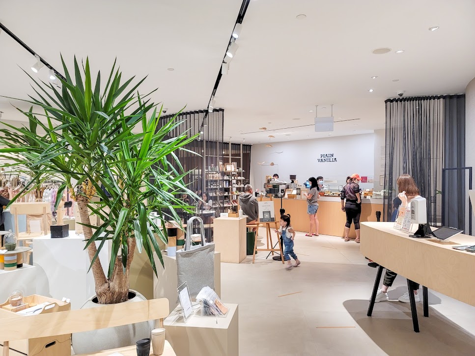 Top in Singapore: Plain-Vanilla-ION-Orchard